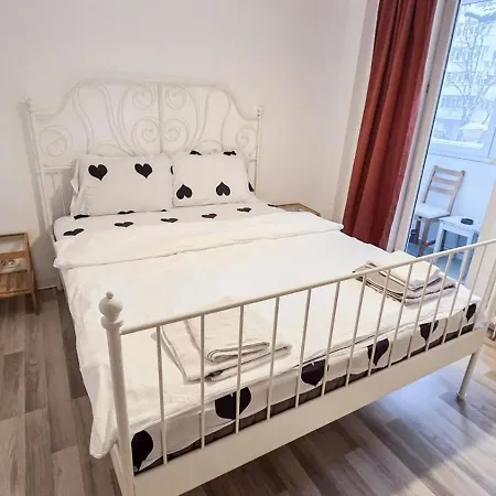 Apartment Victory Place Spacious Apartment! Bucharest