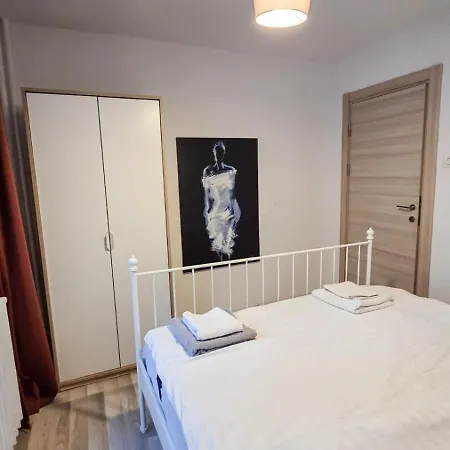 Victory Place Spacious Apartment!