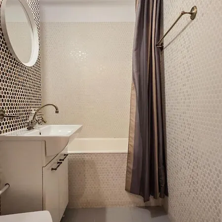Victory Place Spacious Apartment! * Bucharest